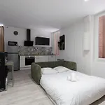 Appartement Curie 1er - Cosy&calme à 5 Min De La Gare *